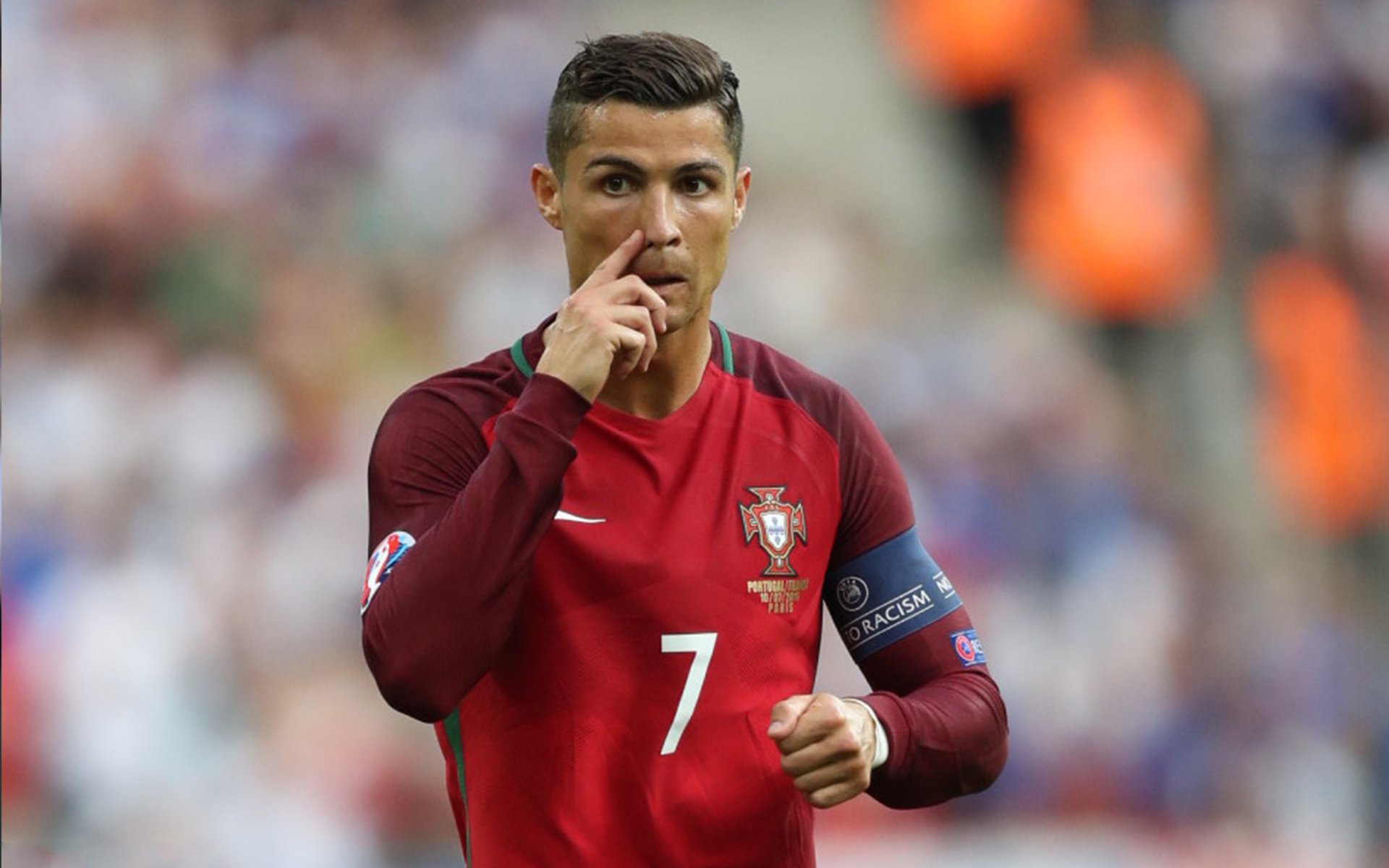 田径“赤脚沙坑起跳赛” 强调脚掌爆发力